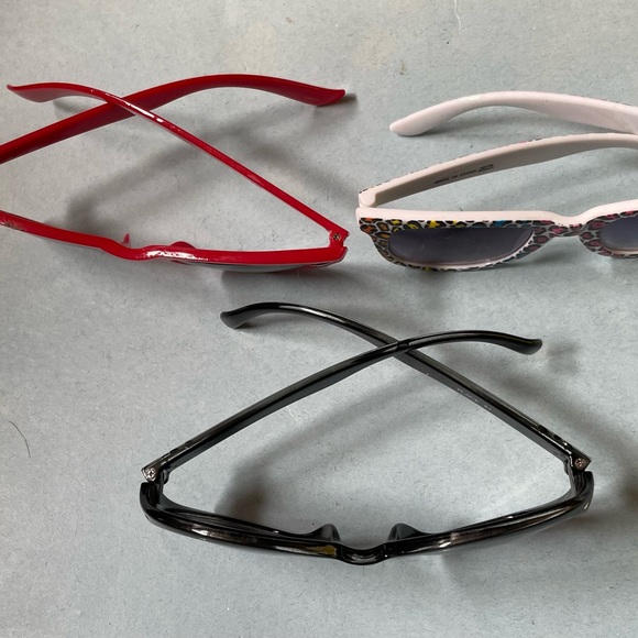 EUC Kids' Summer Fun Splash Surf Sunglasses (Set of 3) - Picture 2 of 3